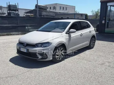Usata VW Polo Life 95 CV (69 kW) 2022 Grigio Utilitaria
