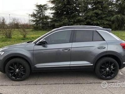 Usata VW T-Roc 115 CV (84 kW) 2019 Grigio SUV