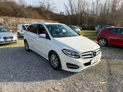 Usata Mercedes B180 Business 109 CV (80 kW) 2015 Bianco Monovolume