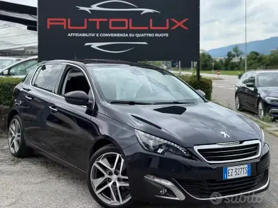 Usata Peugeot 308 GT-line 131 CV (96 kW) 2015 Blu Berlina