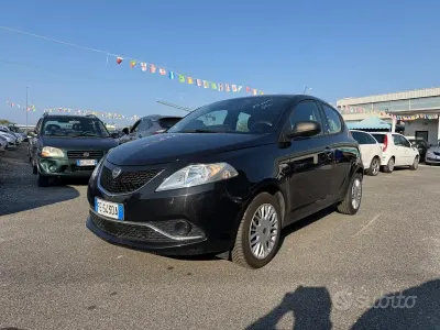Usata Lancia Ypsilon Gold 69 CV (50 kW) 2016 Nero Utilitaria