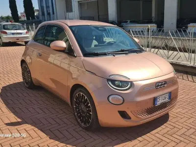 Usata Fiat 500e La Prima 42 kW (58 CV) 2021 Utilitaria