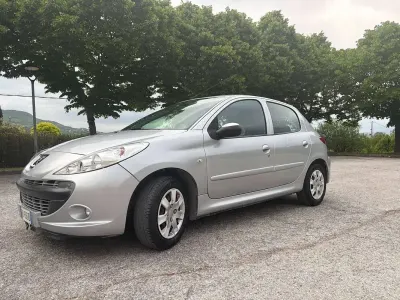 Käytetty Peugeot 206 60 HP (44 kW) 2009 Harmaa Sedan