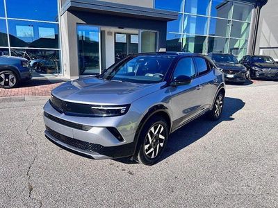 Nuova Opel Mokka S 136 CV (100 kW) 2025 Grafik grey SUV