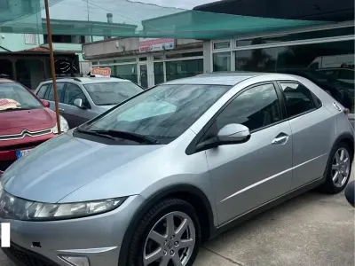 Usata Honda Civic Exclusive 140 CV (102 kW) 2010 Argento Berlina