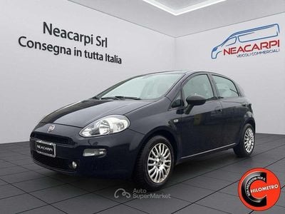 Usata Fiat Punto Street 95 CV (69 kW) 2018 Blu pastello Berlina