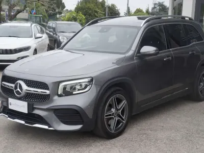 Usata Mercedes GLB200 Premium 150 CV (110 kW) 2021 Grigio montagna SUV