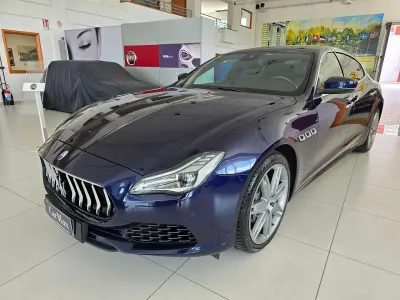 Usata Maserati Quattroporte GranLusso 250 CV (183 kW) 2018 Blu nobile metallizzato Berlina