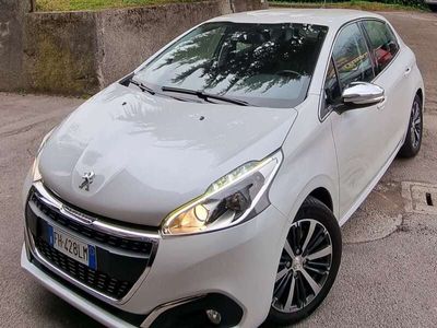 usata Peugeot 208 5p 1.2 puretech Allure 82cv