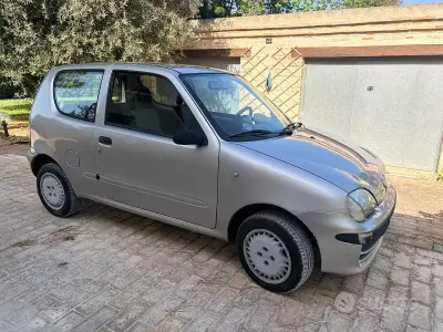 Usata Fiat 600 54 CV (39 kW) 2003 Grigio Berlina