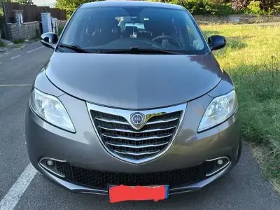 Usata Lancia Ypsilon Gold 95 CV (69 kW) 2014 Utilitaria