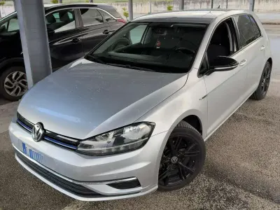 Usata VW Golf VII Highline 131 CV (96 kW) 2019 Argento Berlina