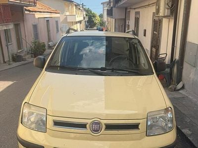 Usata Fiat Panda 69 CV (50 kW) 2010 Giallo Utilitaria