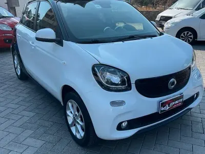 Usata Smart ForFour Passion 71 CV (52 kW) 2017 Bianco Utilitaria