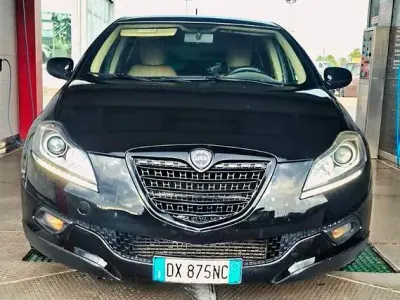 Usata Lancia Delta 190 CV (139 kW) 2011 Nero Utilitaria