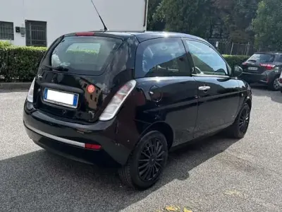 Usata Lancia Ypsilon 60 CV (44 kW) 2010 Utilitaria