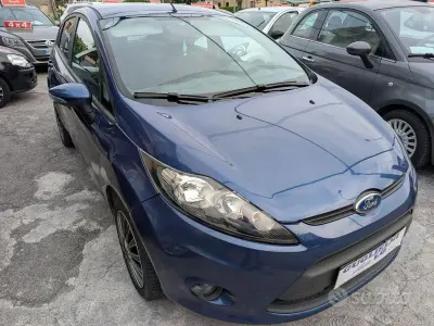 Usado Ford Fiesta 82 HP (60 kW) 2009 Azul Sedan