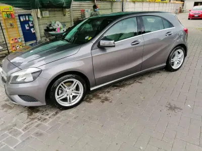 Usata Mercedes A160 Executive 90 CV (66 kW) 2014 Grigio Utilitaria