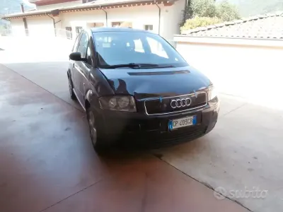 Usata Audi A2 Comfort 75 CV (55 kW) 2003 Nero Utilitaria