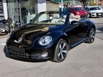 Usata VW Beetle Cabriolet Design 105 CV (77 kW) 2014 Nero Cabrio