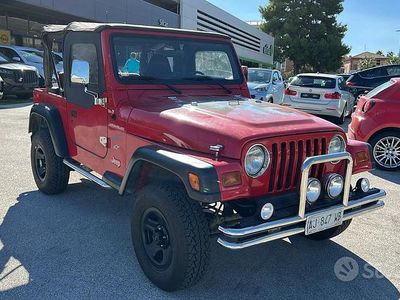 Usata Jeep Wrangler 118 CV (86 kW) 1996 Rosso SUV