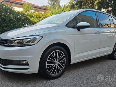 Usata VW Touran Executive 150 CV (110 kW) 2019 Bianco Monovolume