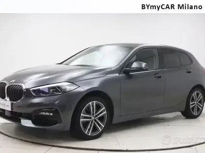 Usado BMW 118 Sport Line 150 HP (110 kW) 2020 Cinzento Citadino