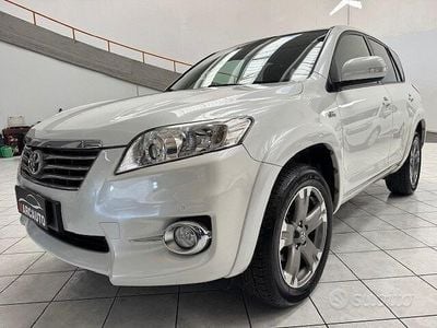 Usata Toyota RAV4 Executive 150 CV (110 kW) 2011 Bianco SUV