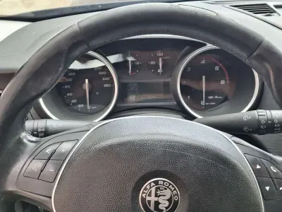 Usata Alfa Romeo Giulietta Super 120 CV (88 kW) 2017 Utilitaria