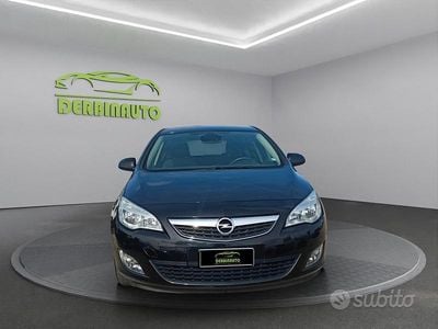 Usata Opel Astra Cosmo 140 CV (102 kW) 2011 Nero Berlina