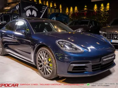 Usata Porsche Panamera 4 E-Hybrid 330 CV (242 kW) 2018 Blu/azzurro Utilitaria