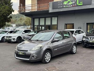 Usata Renault Clio II Luxe 75 CV (55 kW) 2009 Grigio Berlina