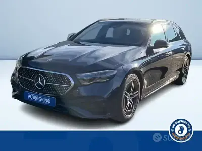 Nuevo Mercedes E300 2026 Azul Familiar