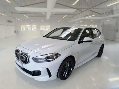 Usata BMW 116 M Sport 116 CV (85 kW) 2021 Bianco Utilitaria