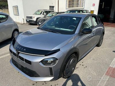Nuova Lancia Ypsilon 101 CV (74 kW) 2025 Grigio Utilitaria