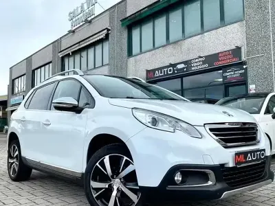 Usata Peugeot 2008 Allure 110 CV (80 kW) 2015 Bianco SUV