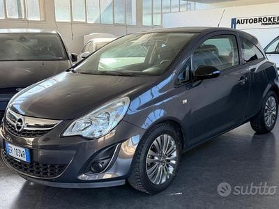 Usata Opel Corsa 85 CV (62 kW) 2013 Grigio Utilitaria
