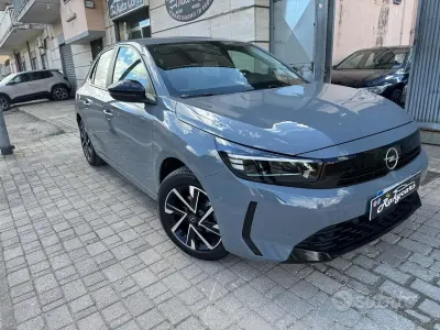 Usata Opel Corsa 75 CV (55 kW) 2024 Grigio Utilitaria