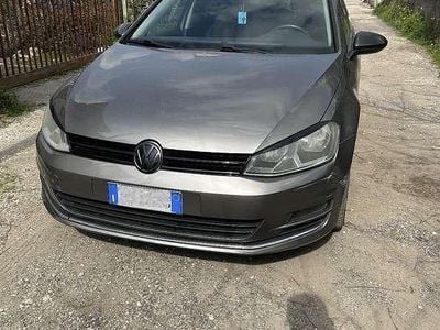 Usata VW Golf VII Highline 105 CV (77 kW) 2013 Berlina