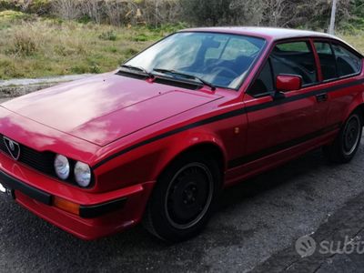 Usata Alfa Romeo Alfetta 130 CV (95 kW) 1981 Rosso Berlina