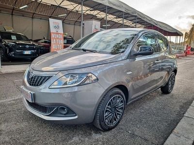 Usata Lancia Ypsilon 69 CV (50 kW) 2022 Grigio Utilitaria