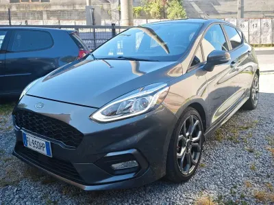 Usata Ford Fiesta 120 CV (88 kW) 2017 Grigio Utilitaria