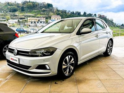 Usata VW Polo Comfortline 75 CV (55 kW) 2018 Grigio Utilitaria