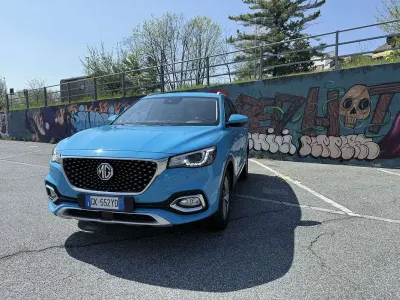 Usata MG HS Comfort 162 CV (119 kW) 2023 Blu/azzurro SUV