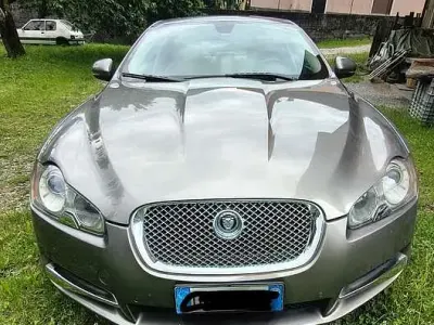 Usata Jaguar XF Premium Luxury 275 CV (202 kW) 2009 Grigio Berlina