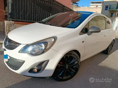Begagnad Opel Corsa Sport 95 HK (69 kW) 2012 Vit Halvkombi