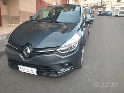 Usata Renault Clio IV 90 CV (66 kW) 2018 Grigio Berlina
