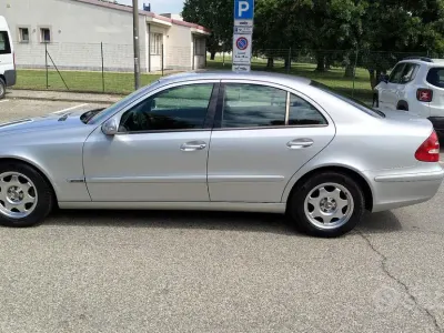 Usata Mercedes E200 Avantgarde 163 CV (119 kW) 2004 Grigio Berlina