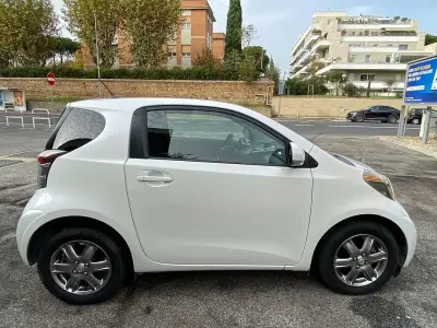 Usata Toyota iQ 68 CV (50 kW) 2010 Bianco Utilitaria