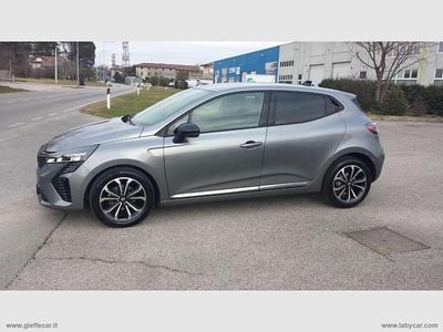 Usata Renault Clio V Techno 90 CV (66 kW) 2025 Grigio Berlina